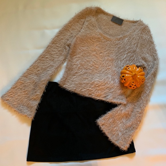 Fuzzy Cropped sweater top beige neutral - Picture 4 of 13